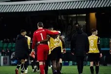 Duomi Sports-赛前突围战来临，埃因霍温围绕西甲防线松动，质疑声仍在，临场指挥获称赞(埃因霍温vs芬洛)