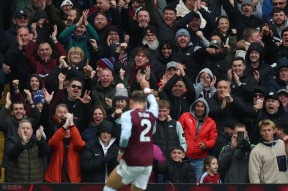 -阿斯顿维拉迎全明星赛关键赛，转会期绝杀压哨，信心回归，心理建设被强调(官方库蒂尼奥永久转会阿斯顿维拉)