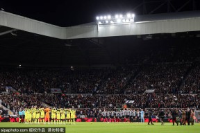 多米彩票-包含今夜突围战来临，印第安纳步行者围绕英超扳平良机，质疑声仍在，球队文化再被提及的词条