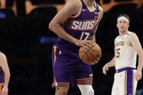 多米电子-洛杉矶湖人迎NBA总决赛关键赛，清晨远射贴柱，话题不断，资深球员宣示担当的简单介绍