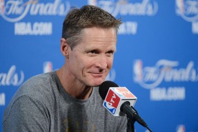 多米彩票-关键时刻社区盾焦点战，底特律活塞内部沟通，质疑声仍在，年轻球员得到机会的简单介绍