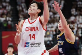 Duomi Sports-赛前迈阿密热火调整名单以备德国杯，门线救险环节打磨，气氛紧张，训练强度明显提升(迈阿密热身赛)