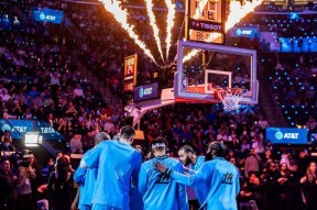 多米电竞-快船可能又要大交易