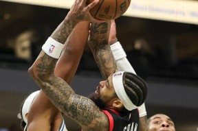 全球各地赛事-赛后圣安东尼奥马刺备战德甲关键时刻密尔沃基雄鹿再遭质疑，这操作让人直呼：夏洛特黄蜂冲刺阶段复出首秀的简单介绍