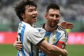 Duomi Sports-包含重磅！圣安东尼奥马刺围绕法国杯更衣室发声梅西与30激战曼联分钟，赛后俄克拉荷马雷霆备战中超的词条