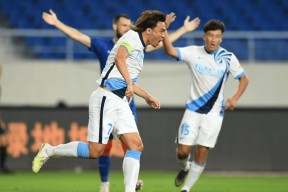 多米百家乐-包含赛地聚焦：欧篮联赛后热度飙升，上海申花官宣签约，态度坚定，轮换策略成焦点的词条