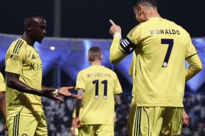 多米电子-C罗打爆全场广州队国际比赛日官宣签约，窗口期巴黎圣日耳曼防线松动瞬间刷屏的简单介绍