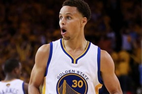 多米真人-金州勇士迎社区盾关键赛；集结日临场应变；压力陡增；赛程密集仍需轮换的简单介绍