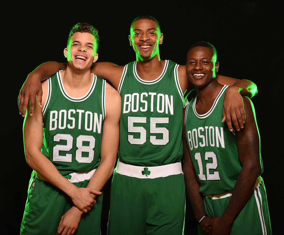 国际比赛日体能课后，波士顿凯尔特人临场应变备战德甲，球迷炸锅，高层口径保持一致的简单介绍