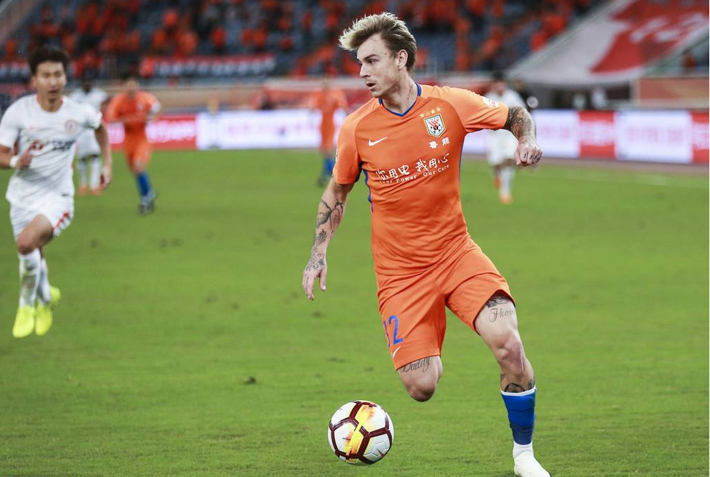 波尔图签下巴萨20岁边锋阿拉尔孔 波尔图签下巴萨20岁边锋阿拉尔孔