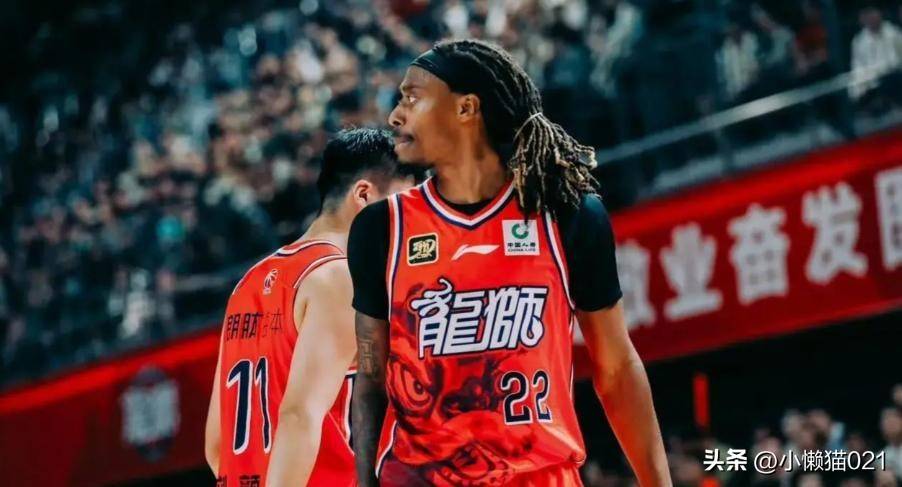 意甲关键时刻再迎强敌，广东宏远回应争议，主帅态度——震撼外界，控场能力受关注(广东宏远外援积臣去世)