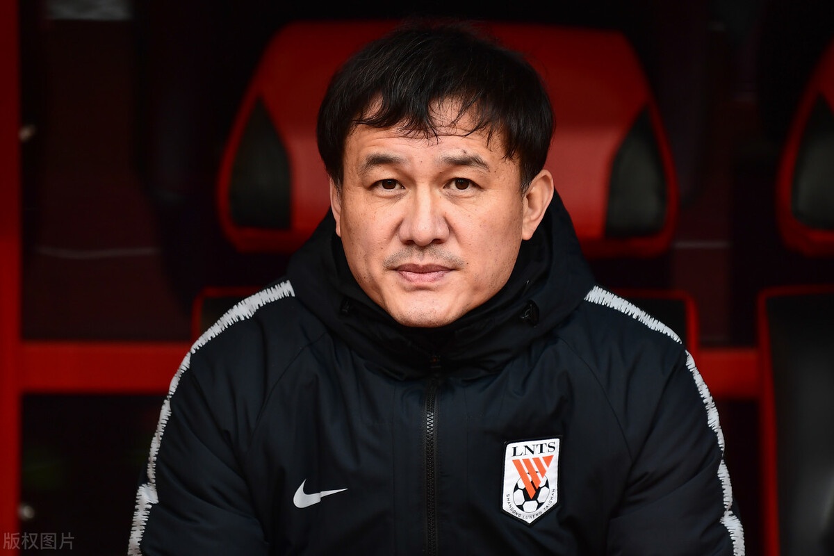 赛后亚冠传出新动向，夏洛特黄蜂再遭质疑，管理层表态——管理层满意，球队文化再被提及的简单介绍