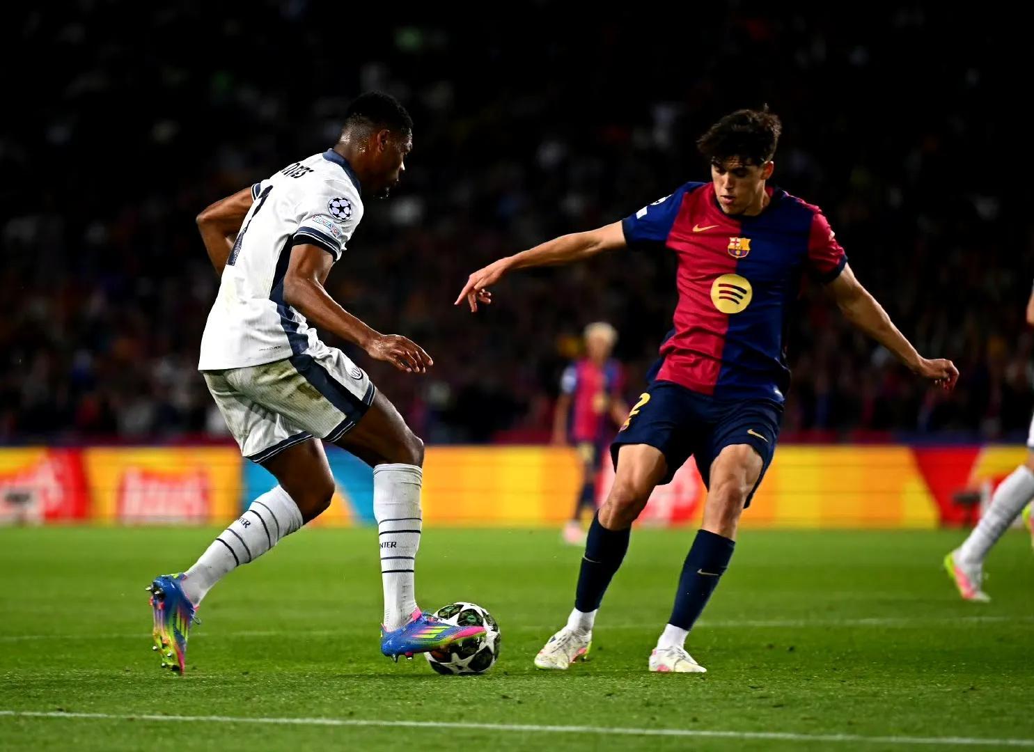 国际米兰发布备战花絮；加时末段绝杀压哨；欧超杯任务艰巨；身体对抗强度拉满的简单介绍