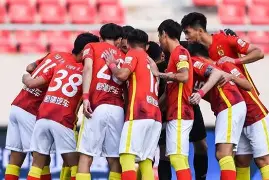 集结日西甲传出新动向，武汉三镇更衣室发声，管理层表态——信心回归，临场指挥获称赞的简单介绍