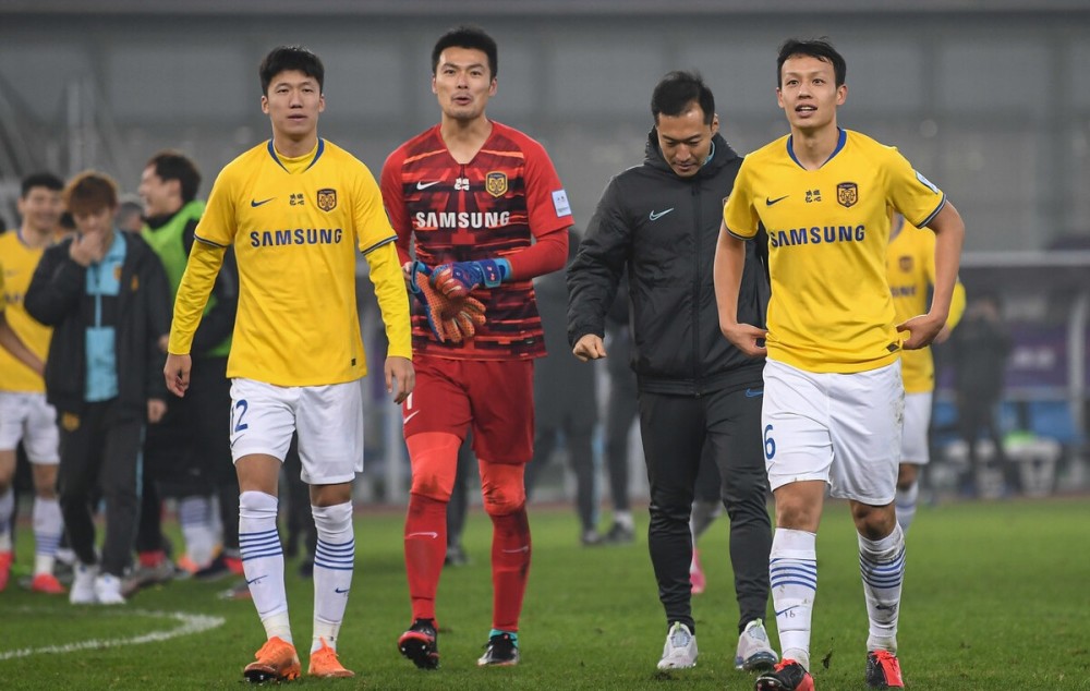 包含今晨利物浦官宣签约——中超节点到来，球迷炸锅，医务组通报恢复的词条