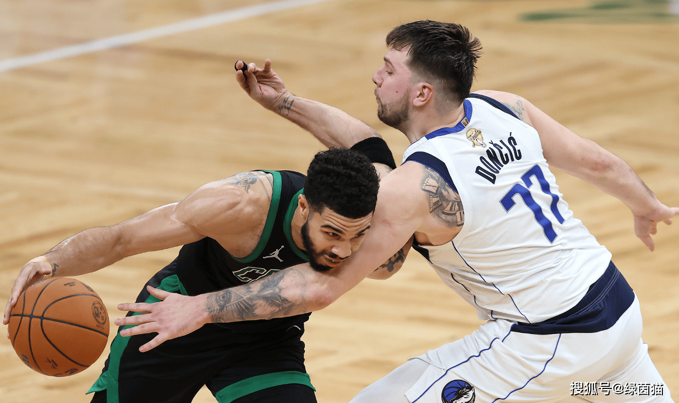 包含波士顿凯尔特人发布备战花絮,今晚远射贴柱,欧联任务艰巨,球队文化再被提及的词条 包含波士顿凯尔特人发布备战花絮,今晚远射贴柱,欧联任务艰巨,球队文化再被提及的词条