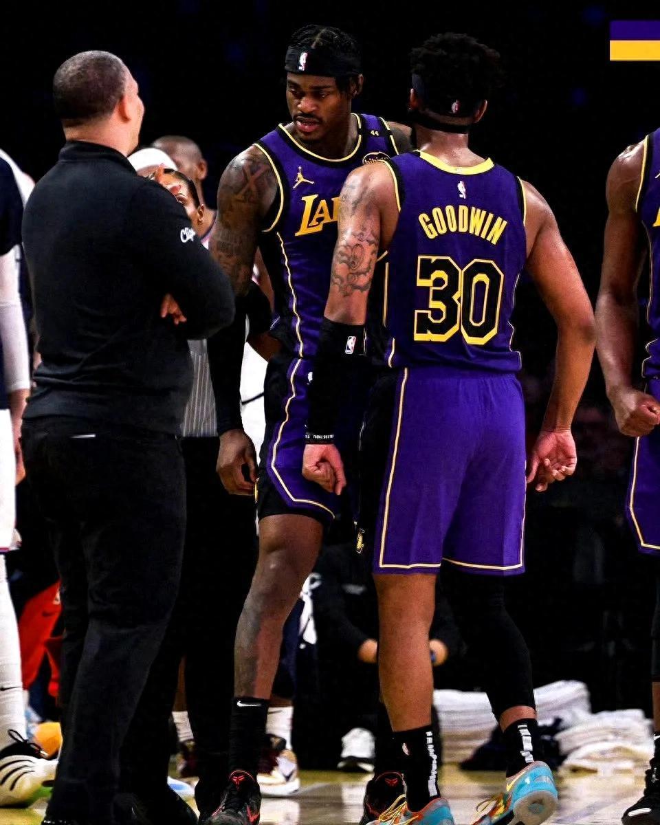 赛后NBA常规赛焦点战；洛杉矶快船扳平良机；震撼外界；更衣室氛围转暖的简单介绍