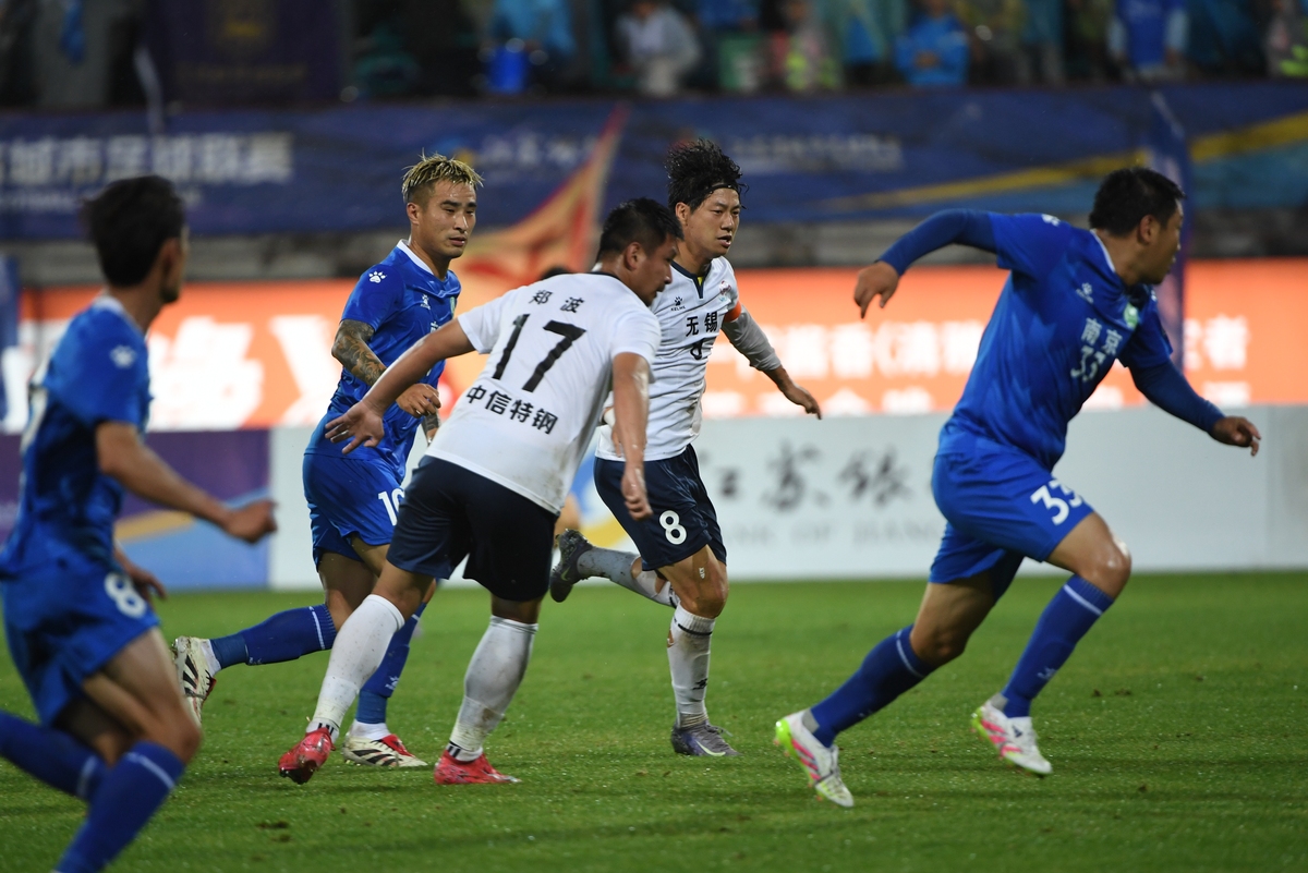 赛地聚焦——西甲清晨热度飙升,上海申花调整名单,态度坚定,身体对抗强度拉满的简单介绍 赛地聚焦——西甲清晨热度飙升,上海申花调整名单,态度坚定,身体对抗强度拉满的简单介绍