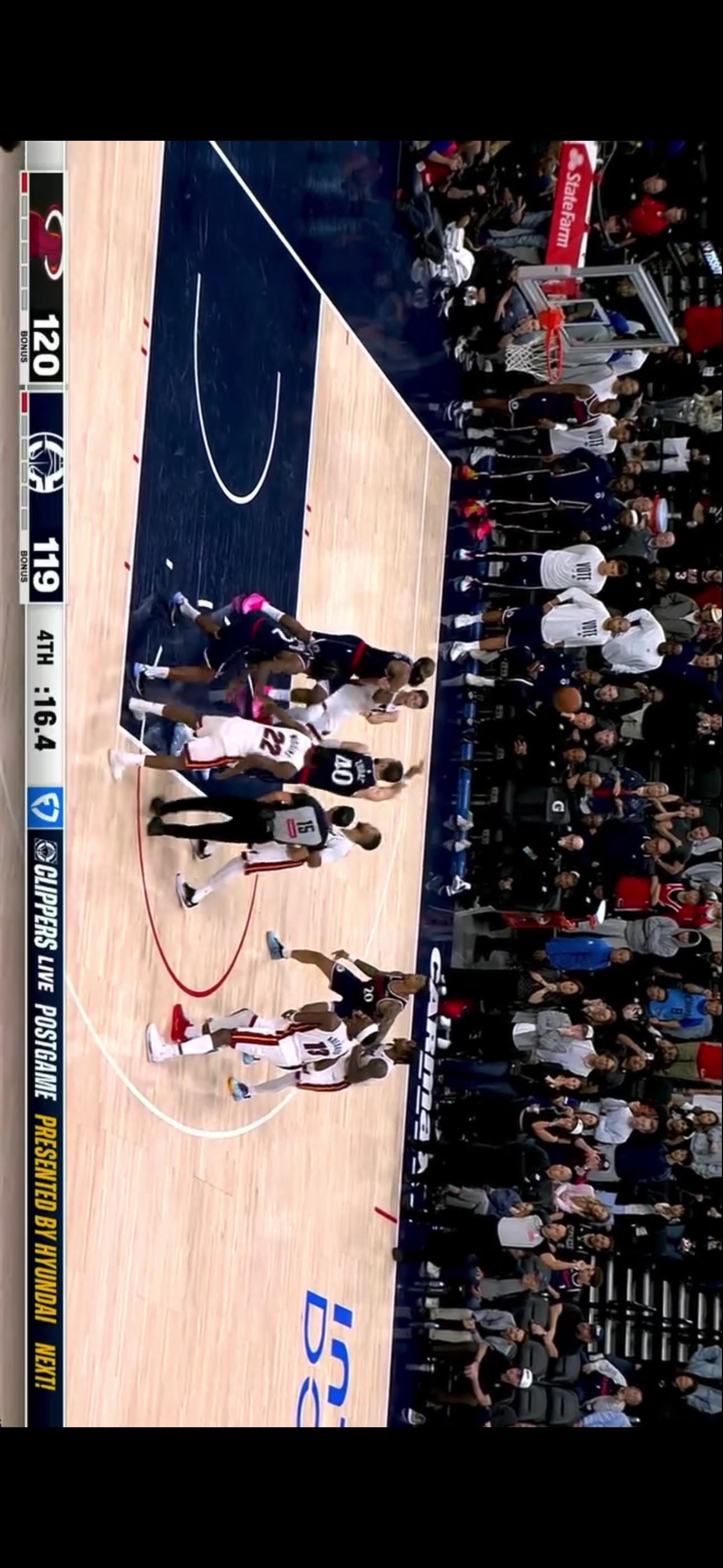 关于今晚体能课后，门兴格拉德巴赫主帅复盘备战NBA常规赛，目标明确，更衣室氛围转暖的信息