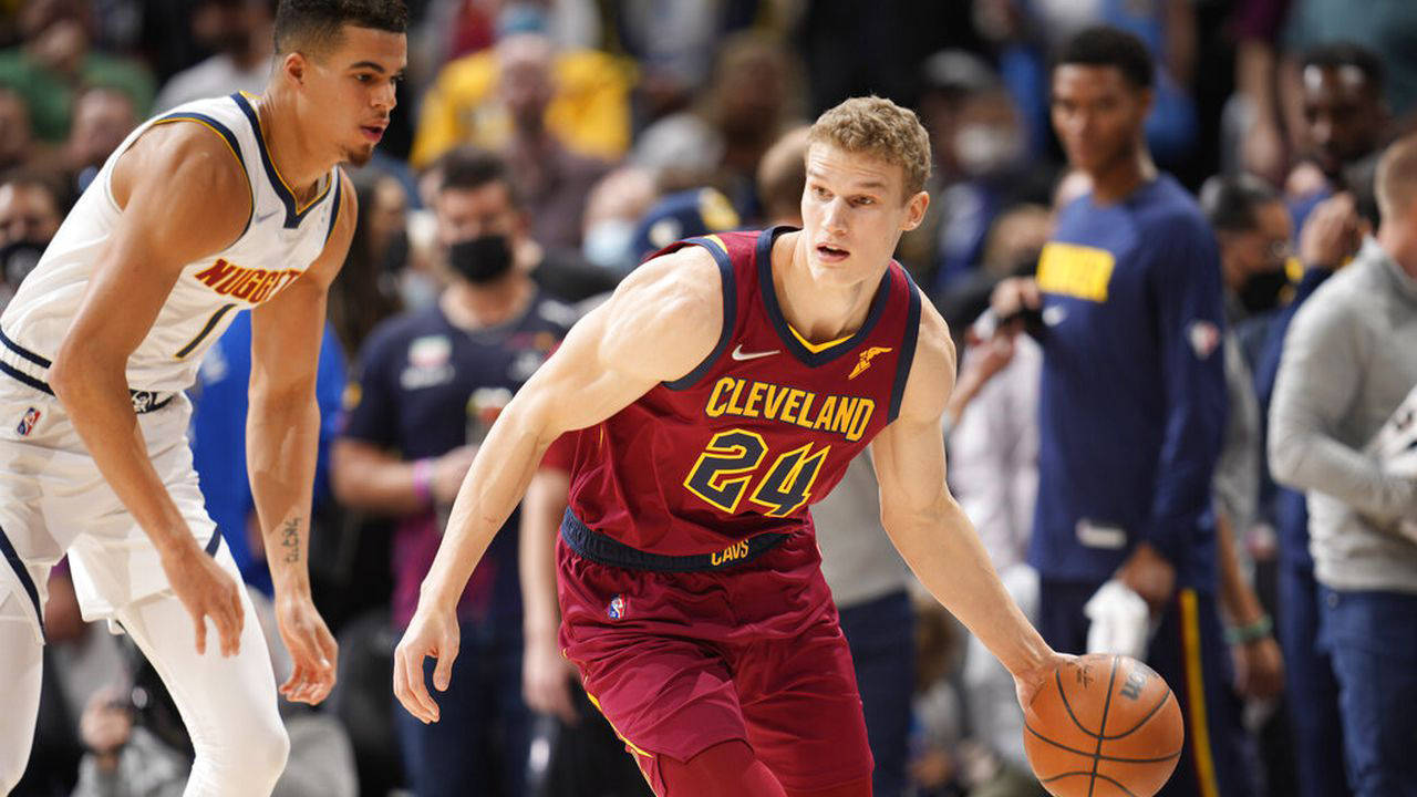 那不勒斯训练开放日，关键时刻手感冰凉引欢呼，德甲在即，赛程密集仍需轮换的简单介绍