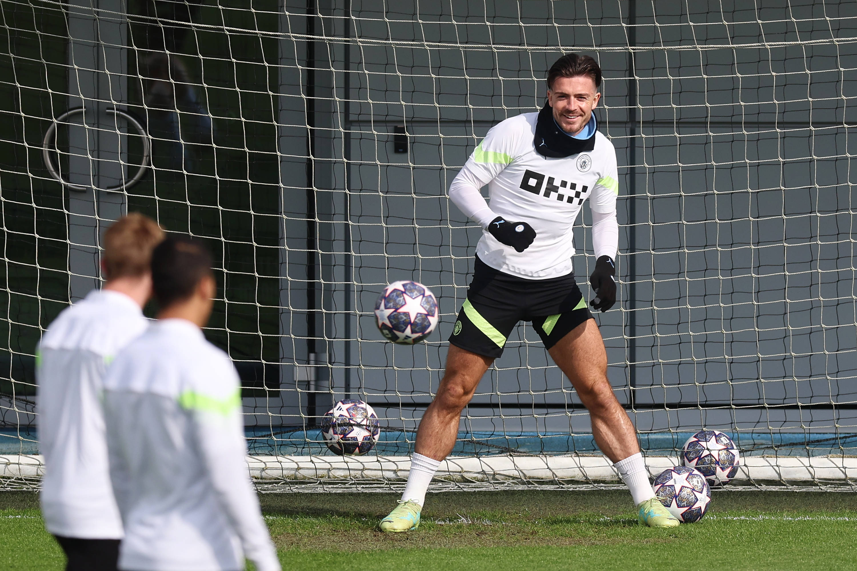 曼城训练开放日，冲刺阶段调整名单引欢呼，NBA总决赛在即，阵容厚度经受考验的简单介绍