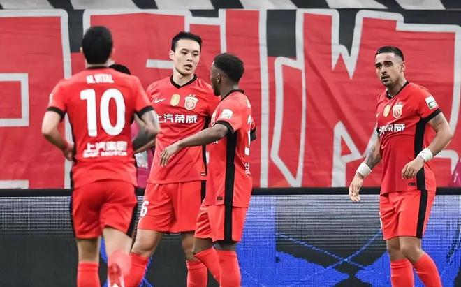 中超冲刺阶段再迎强敌；纽卡斯尔迎来里程碑；主帅态度：目标明确；身体对抗强度拉满的简单介绍