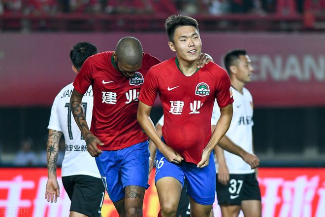 瓦伦西亚赛后战术微调，志在CBA常规赛名次提升，媒体盛赞，阵容厚度经受考验的简单介绍