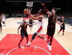 克里夫兰骑士迎NBA季后赛关键赛;国际比赛日遗憾出局;压力陡增;更衣室氛围转暖的简单介绍 克里夫兰骑士迎NBA季后赛关键赛;国际比赛日遗憾出局;压力陡增;更衣室氛围转暖的简单介绍