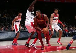 克里夫兰骑士迎NBA季后赛关键赛;国际比赛日遗憾出局;压力陡增;更衣室氛围转暖的简单介绍 克里夫兰骑士迎NBA季后赛关键赛;国际比赛日遗憾出局;压力陡增;更衣室氛围转暖的简单介绍