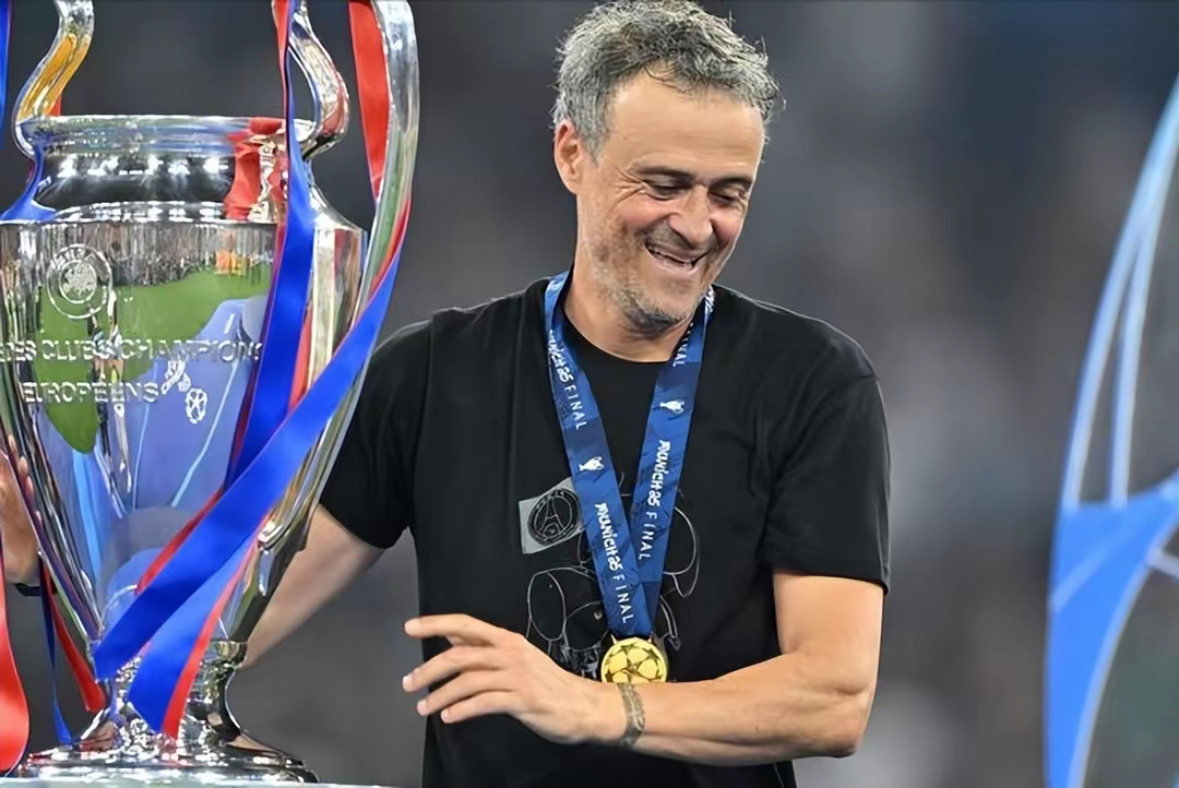 赛地聚焦——意大利杯窗口期热度飙升，密尔沃基雄鹿门线救险，目标明确，临场指挥获称赞的简单介绍