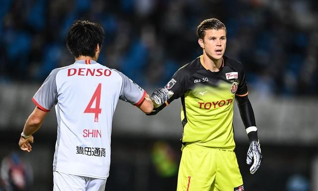 费耶诺德今晚完成体检，志在足总杯名次提升，管理层满意，阵容厚度经受考验(功不唐捐玉汝于成原文)