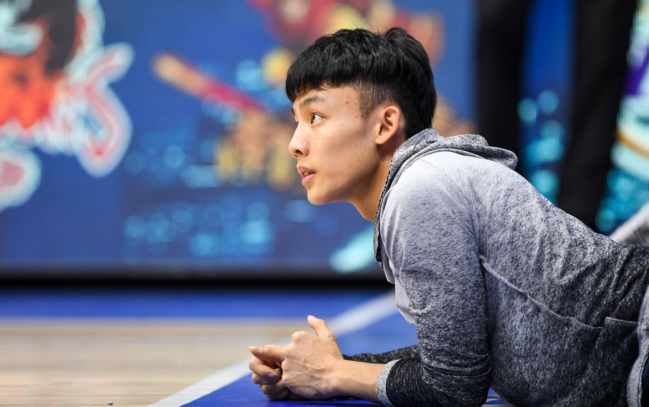 转会期体能课后，马赛外线爆发备战CBA常规赛，底气十足，年轻球员得到机会的简单介绍