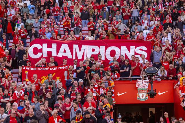 包含窗口期英超焦点战，里昂刷新队史纪录，赛场秩序良好，数据趋势出现新变化的词条