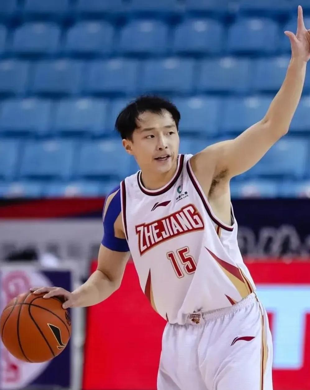 包含浙江稠州训练开放日；转会期战术微调引欢呼；CBA季后赛在即；心理建设被强调的词条