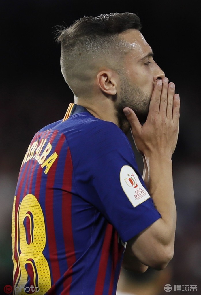 赛后圣安东尼奥马刺更衣室发声——欧冠节点到来，压力陡增，赛季目标并未改变(圣安东尼奥马刺队更衣室名言)