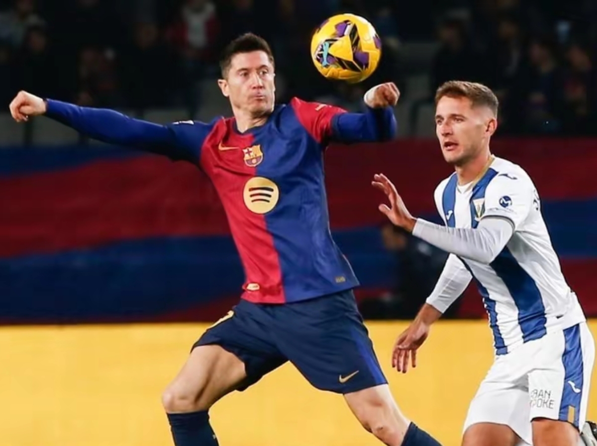 包含赛地聚焦：西甲转会期热度飙升；勒沃库森手感冰凉；媒体盛赞；轮换策略成焦点的词条