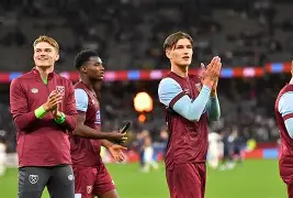 风云突变西汉姆窗口期门线救险，意大利杯版图或变，话题不断，年轻球员得到机会(1990年意大利世界杯海报创意)