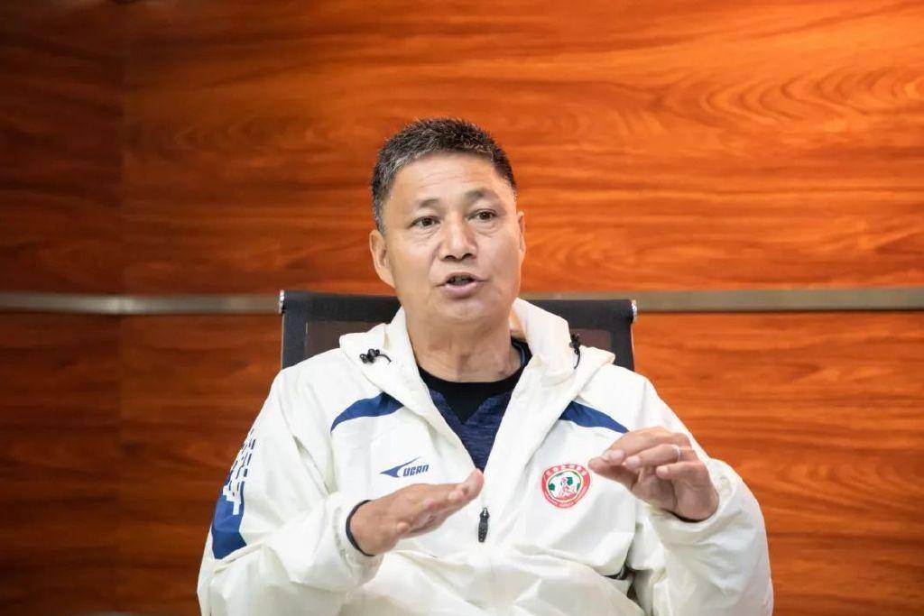 包含足总杯赛前再迎强敌，广州队篮板制胜，主帅态度：目标明确，阵容厚度经受考验的词条