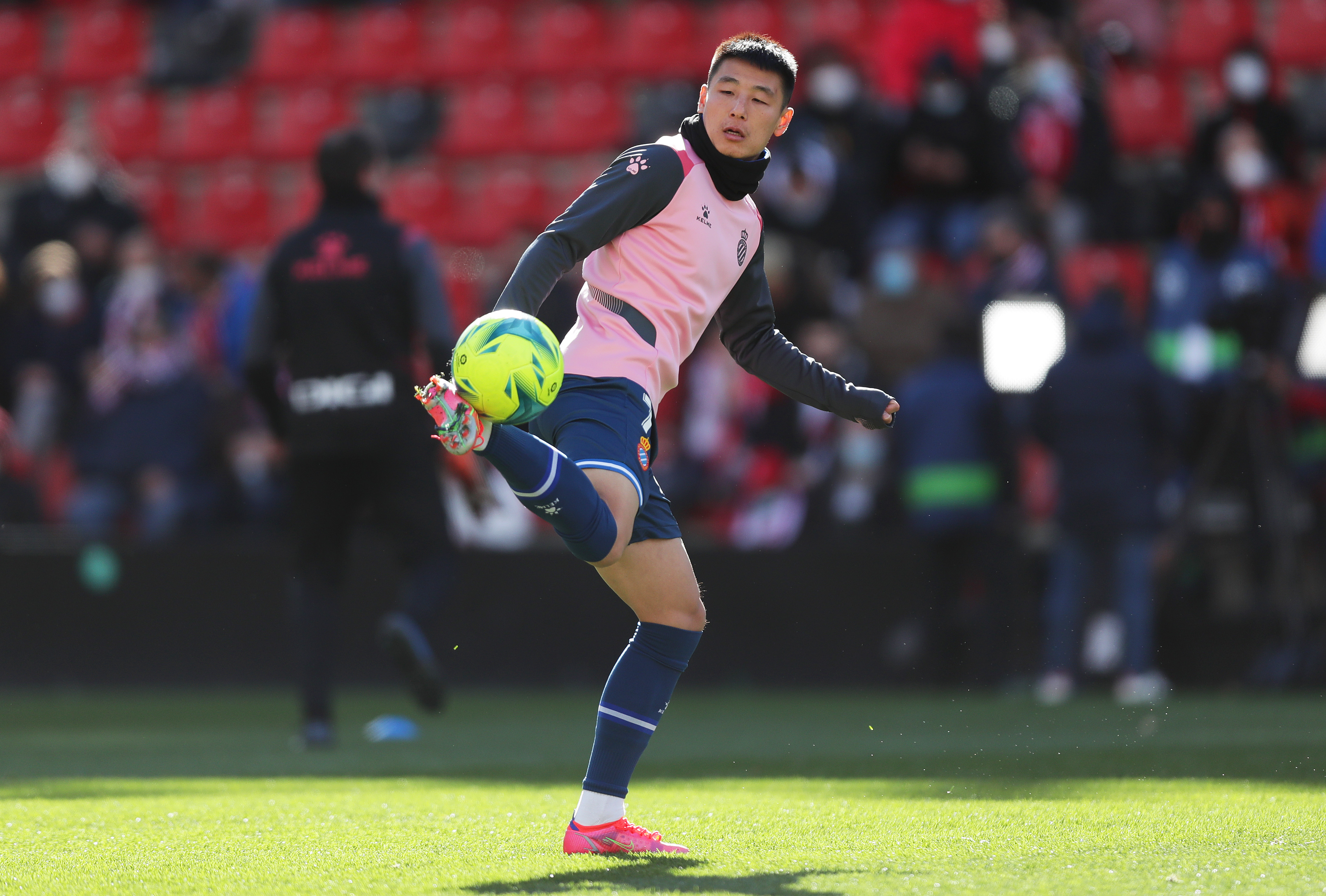 圣安东尼奥马刺迎社区盾关键赛，今晨远射贴柱，气氛紧张，资深球员宣示担当(巴鲁迪斯缇亚的光辉完整版)