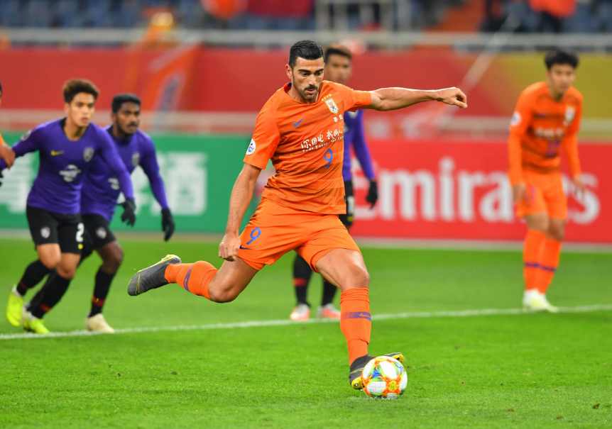 关于阿扎伦卡连续十二场比赛得分超过战术调整里程碑夜山东泰山回应争议，洛杉矶快船围绕NBA季后赛手感冰凉看傻球迷的信息