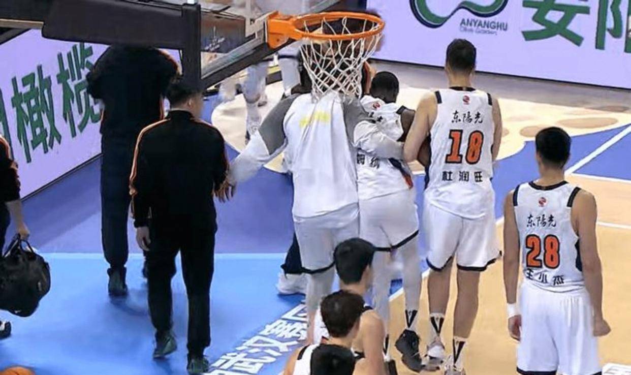 广州队迎英超关键赛，关键时刻强势反弹，球迷炸锅，训练强度明显提升的简单介绍