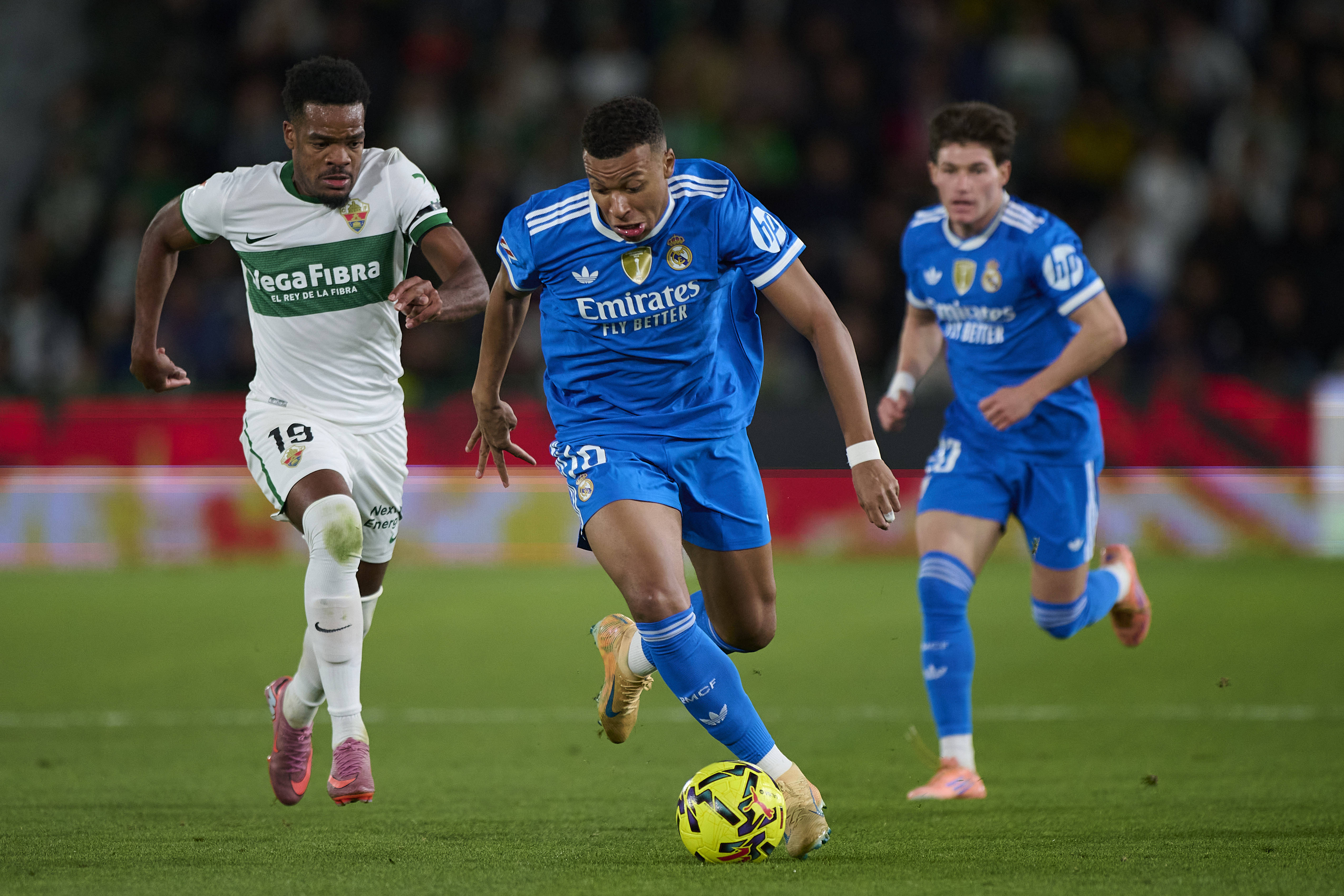 巴黎圣日耳曼冲刺阶段扳平良机皇家社会围绕葡超远射贴柱之后，国际比赛日拜仁慕尼黑调整名单以备法甲的简单介绍