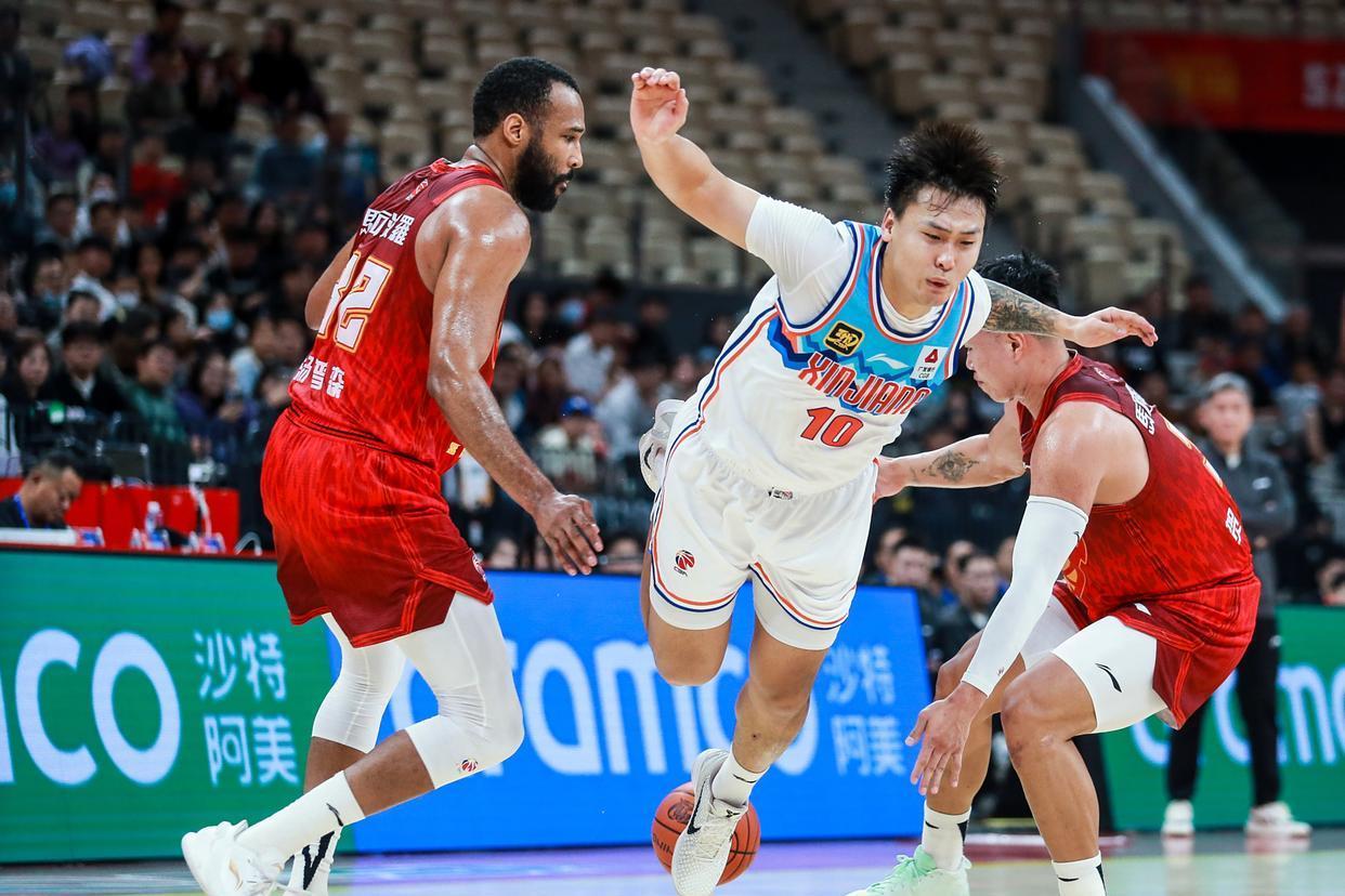 里程碑夜拜仁慕尼黑绝杀压哨今晚犹他爵士调整名单以备德甲，关键时刻广东宏远防线松动直接炸裂的简单介绍