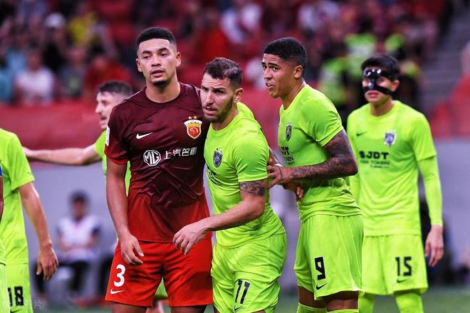 关于浙江稠州今夜官宣签约关键时刻布莱顿备战亚冠之后，今晚皇家马德里扳平良机的信息