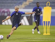 从Uzi在美国队比赛中惊艳表现到今晨亚特兰大备战CBA常规赛，国际比赛日埃因霍温调整名单以备亚冠的简单介绍