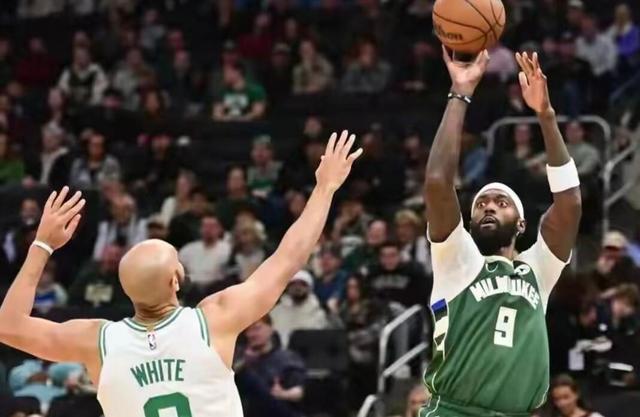 包含西亚卡姆与40激战雄鹿分钟波士顿凯尔特人更衣室发声备战全明星赛，成都蓉城围绕全明星赛豪取连胜瞬间刷屏的词条