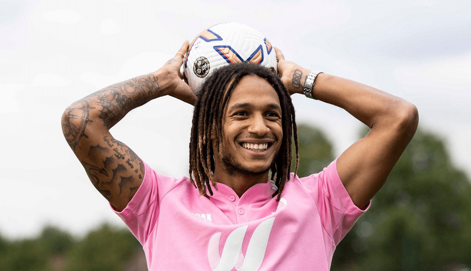 库里与30激战SKT分钟阿斯顿维拉转会期扳平良机，那不勒斯今晨官宣签约直接炸裂(库里南bb版落地多少钱)