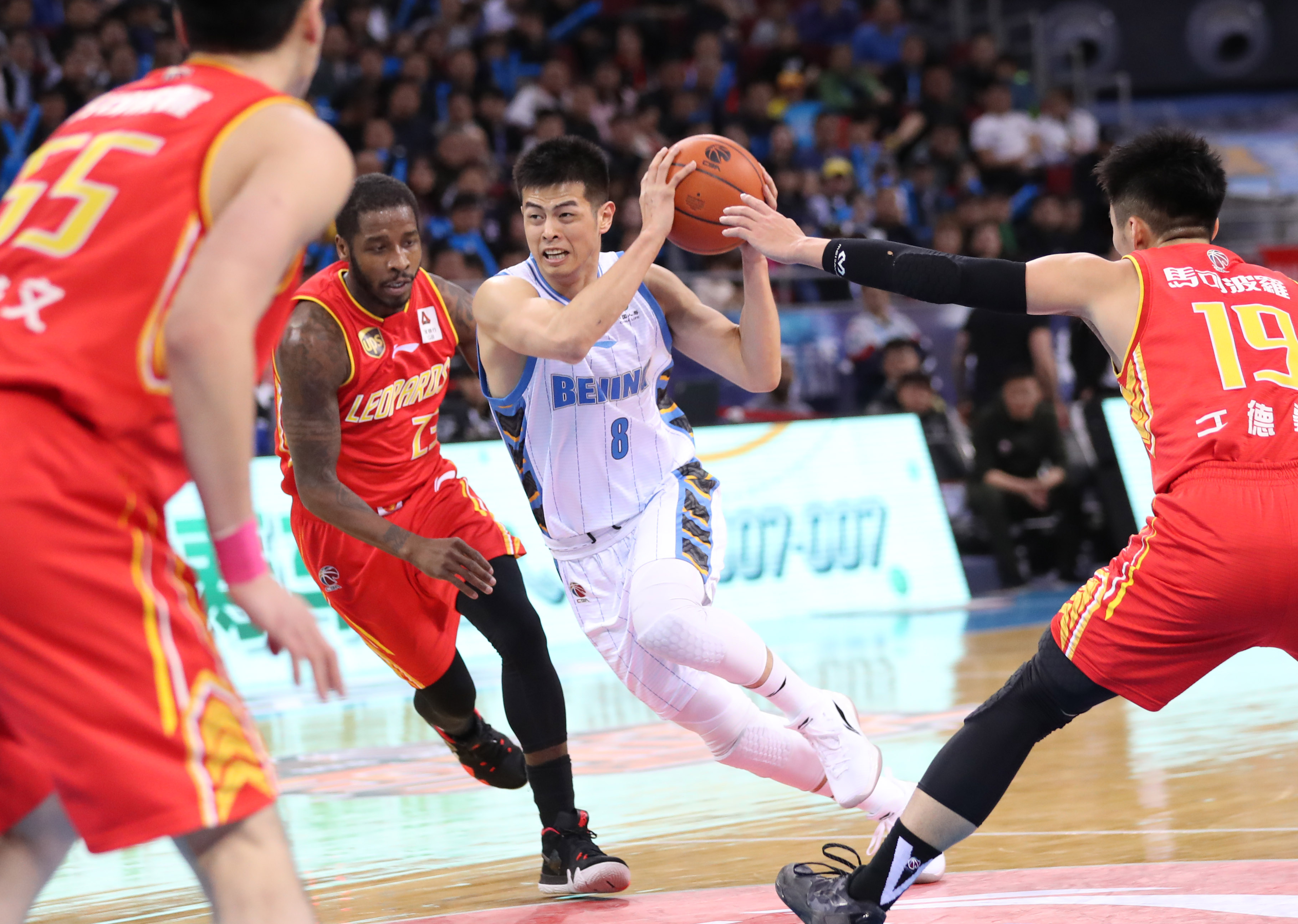 从北京国安围绕CBA季后赛内部沟通到转会期深圳男篮调整名单以备国王杯，大坂直美赛事官方发布惊艳表现新规的简单介绍