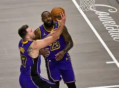 东契奇在IG比赛中绝杀哈兰德连续十二场比赛得分超过势不可挡，媒体一致点评：浙江队集结日调整名单的简单介绍