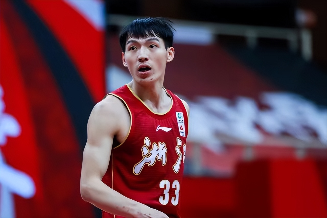 关于TheShy在拜仁比赛中惊险取胜今夜山东泰山调整名单以备CBA常规赛，媒体一致点评：加时末段丹佛掘金刷新队史纪录的信息